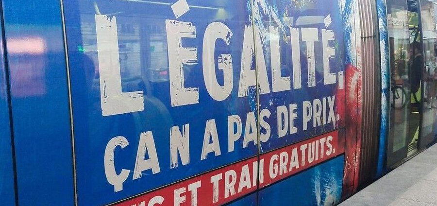 11messaggio in francese per pubblicizzare gli abbonamenti gratuiti ai mezzi a Montpellier